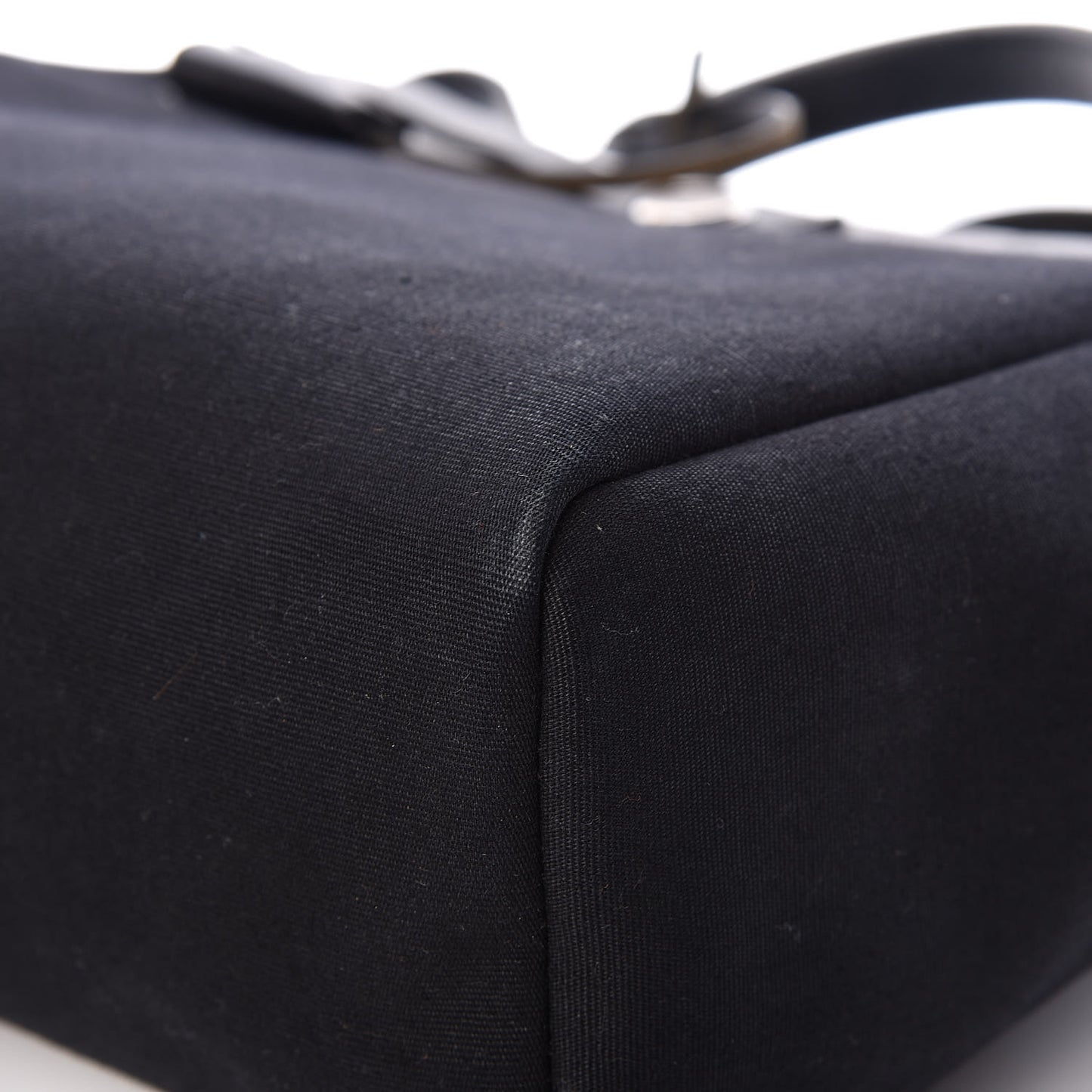 Toile Vache Calfskin Herbag 30 PM Black Natural
