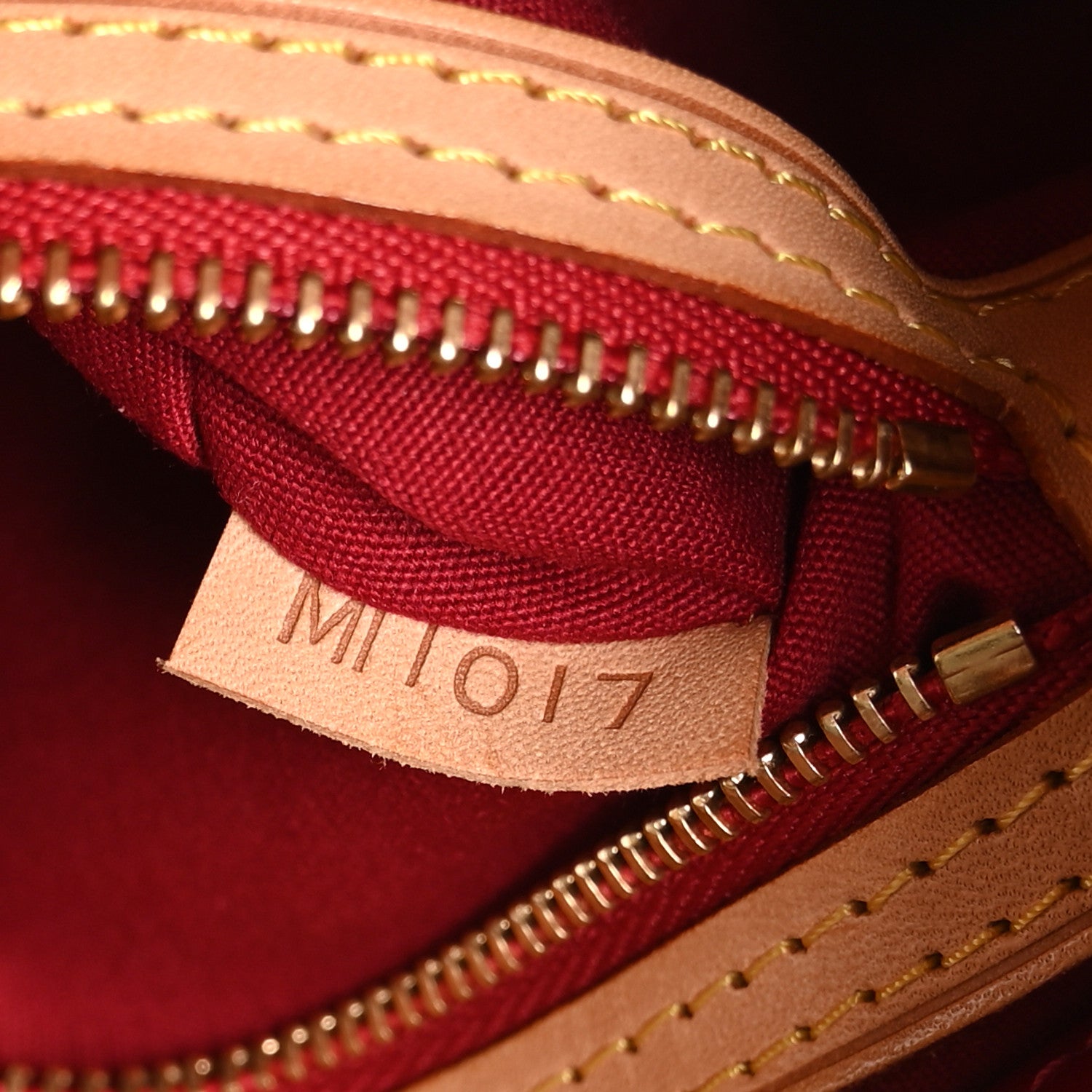 Louis Vuitton Vernis Reade PM Rouge 7 of 10