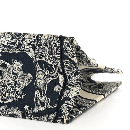 Christian Dior Canvas Embroidered Medium Dioriviera Toile De Jouy Reverse Book Tote Blue 10 of 10