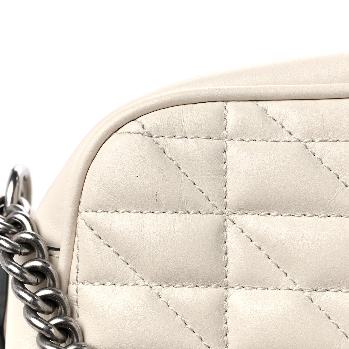 Calfskin Matelasse Aria Small GG Marmont Chain Shoulder Bag Mystic White