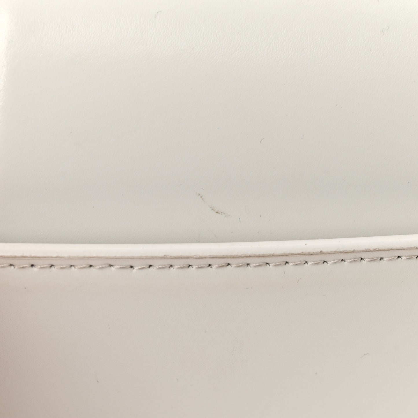 Shiny Box Calfskin Tonal B Small Hourglass Top Handle Bag White