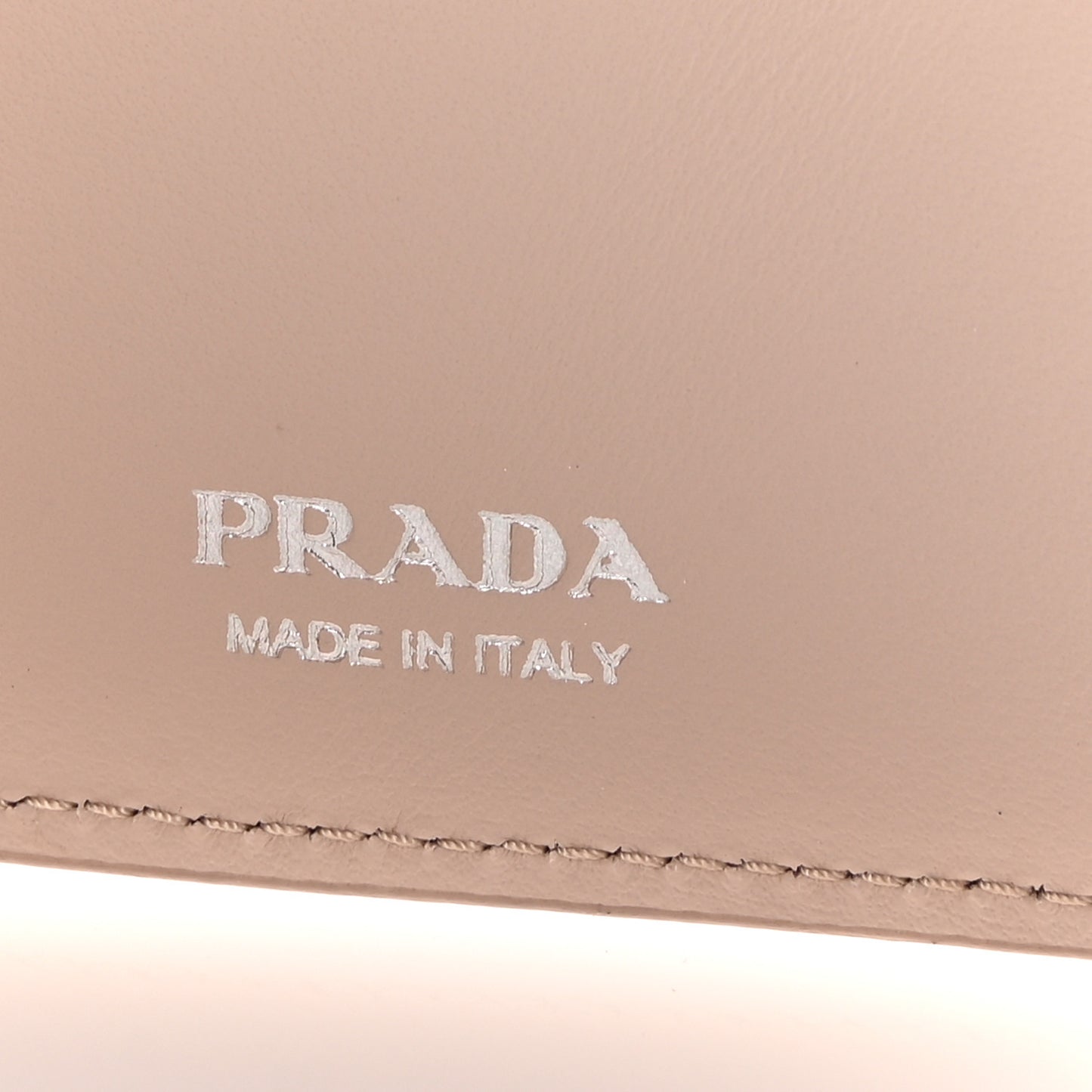 Vitello Daino Triangle Continental Zip Wallet Ninfea