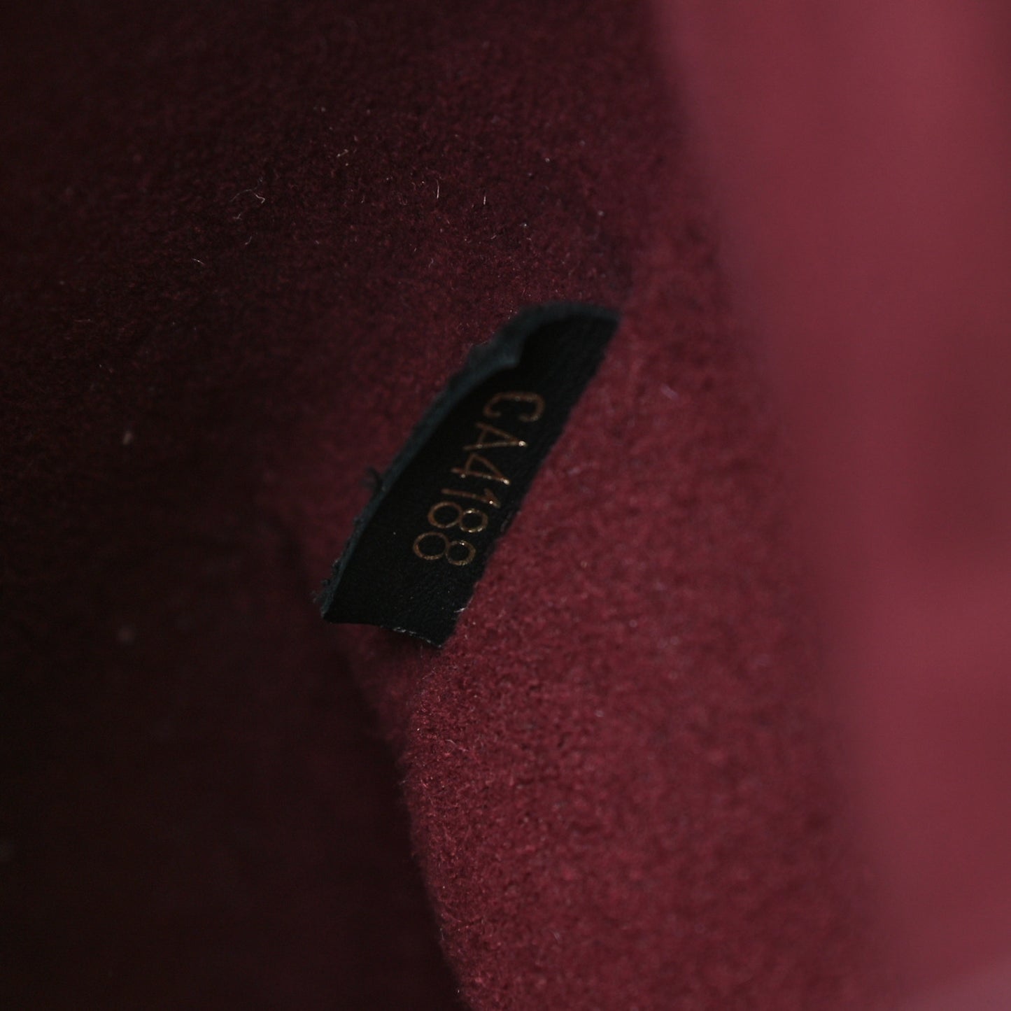 Monogram V Tote MM Bordeaux