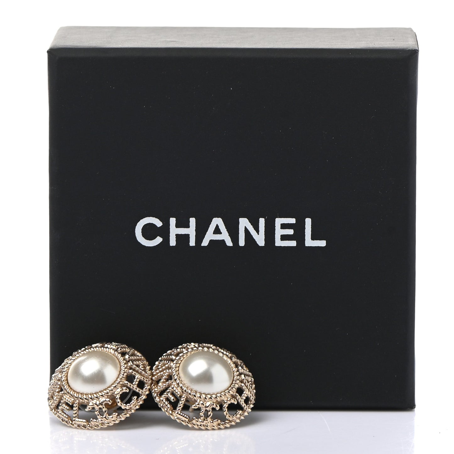Pearl CC Round Rope Logo Earrings Gold