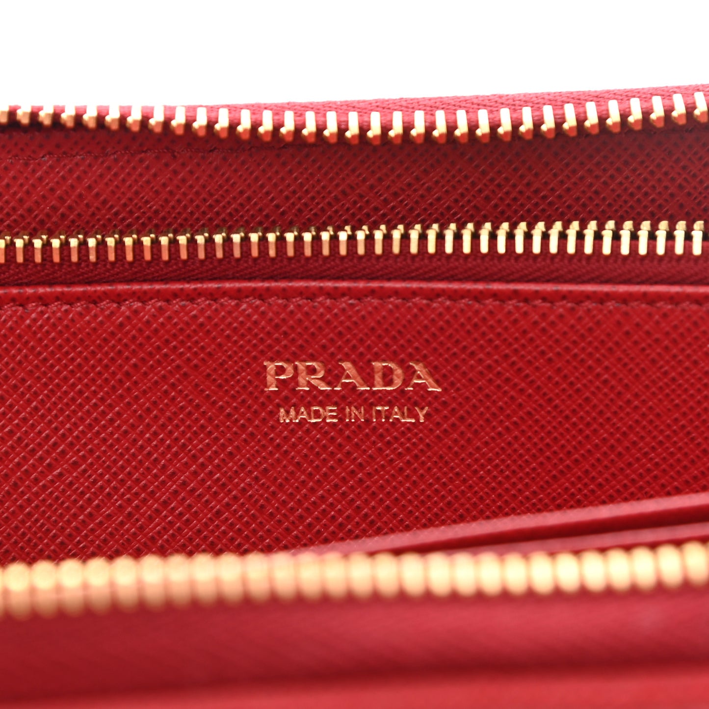 Saffiano Quilted Zip Around Wallet Rosso