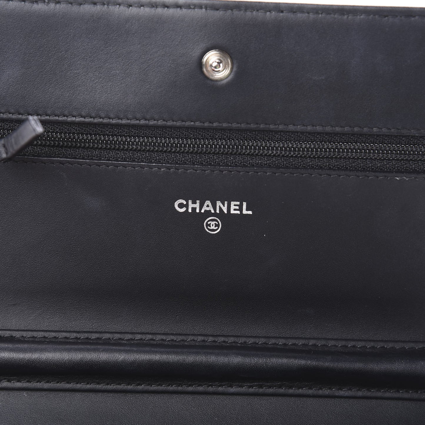 Patent Quilted Wallet On Chain WOC Black