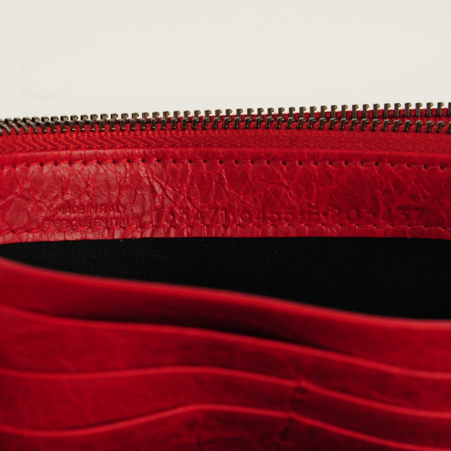 Agneau Classic Hardware Money Wallet Rouge Lipstick