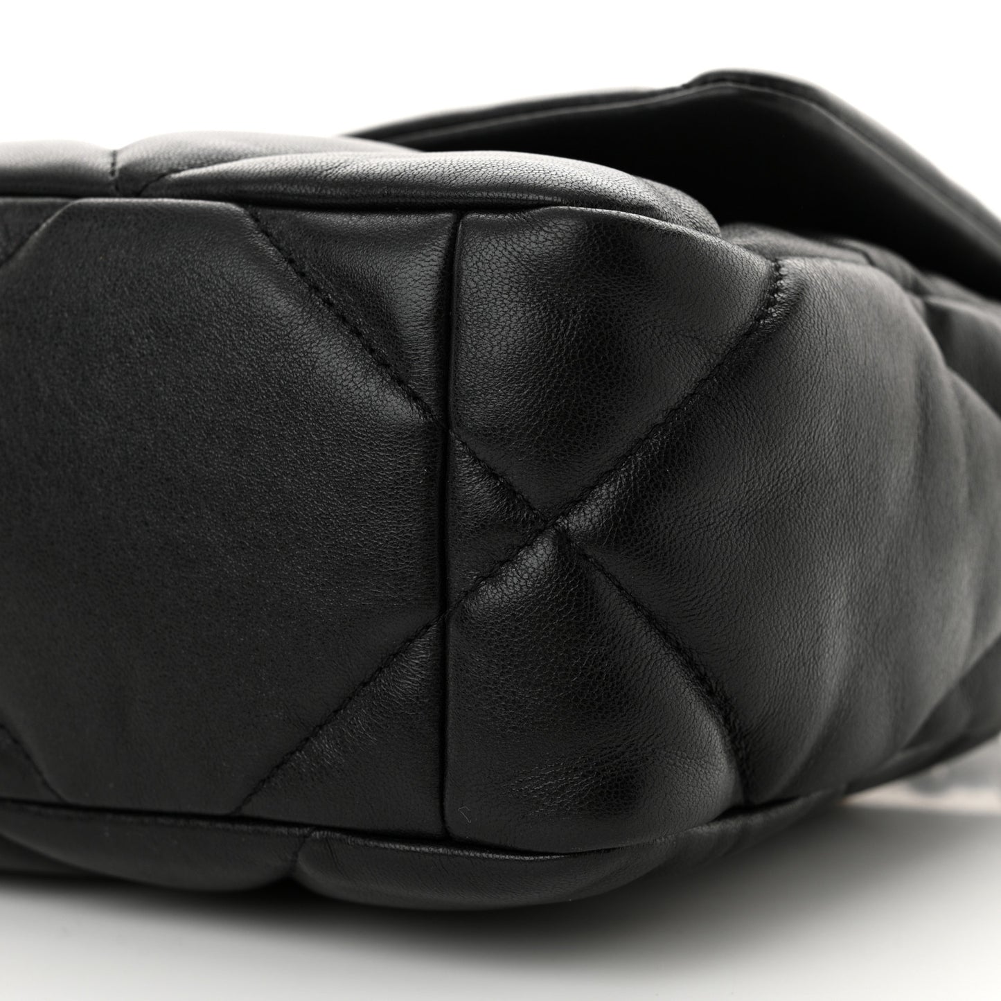 Lambskin Quilted Medium Chanel 19 Flap Black