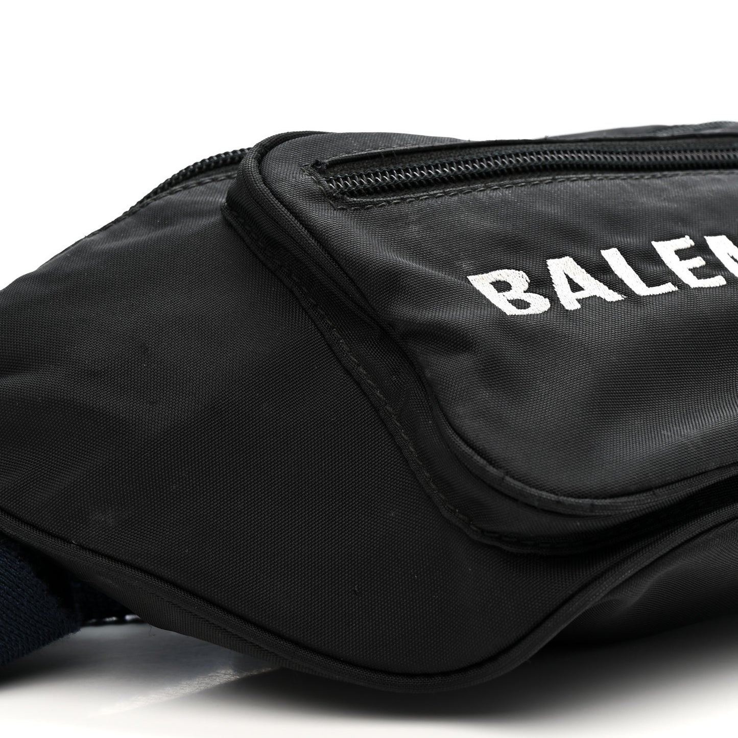Recycled Sport Nylon Logo Embroidered Wheel Beltpack Black