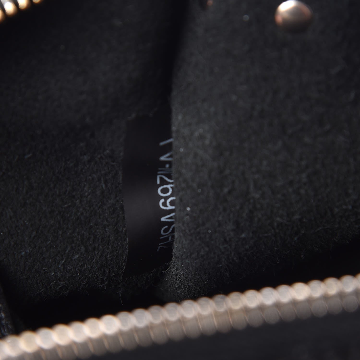 Valentino Garavani Pebbled Calfskin Large Rockstud Zip Pouch Black 7 of 8