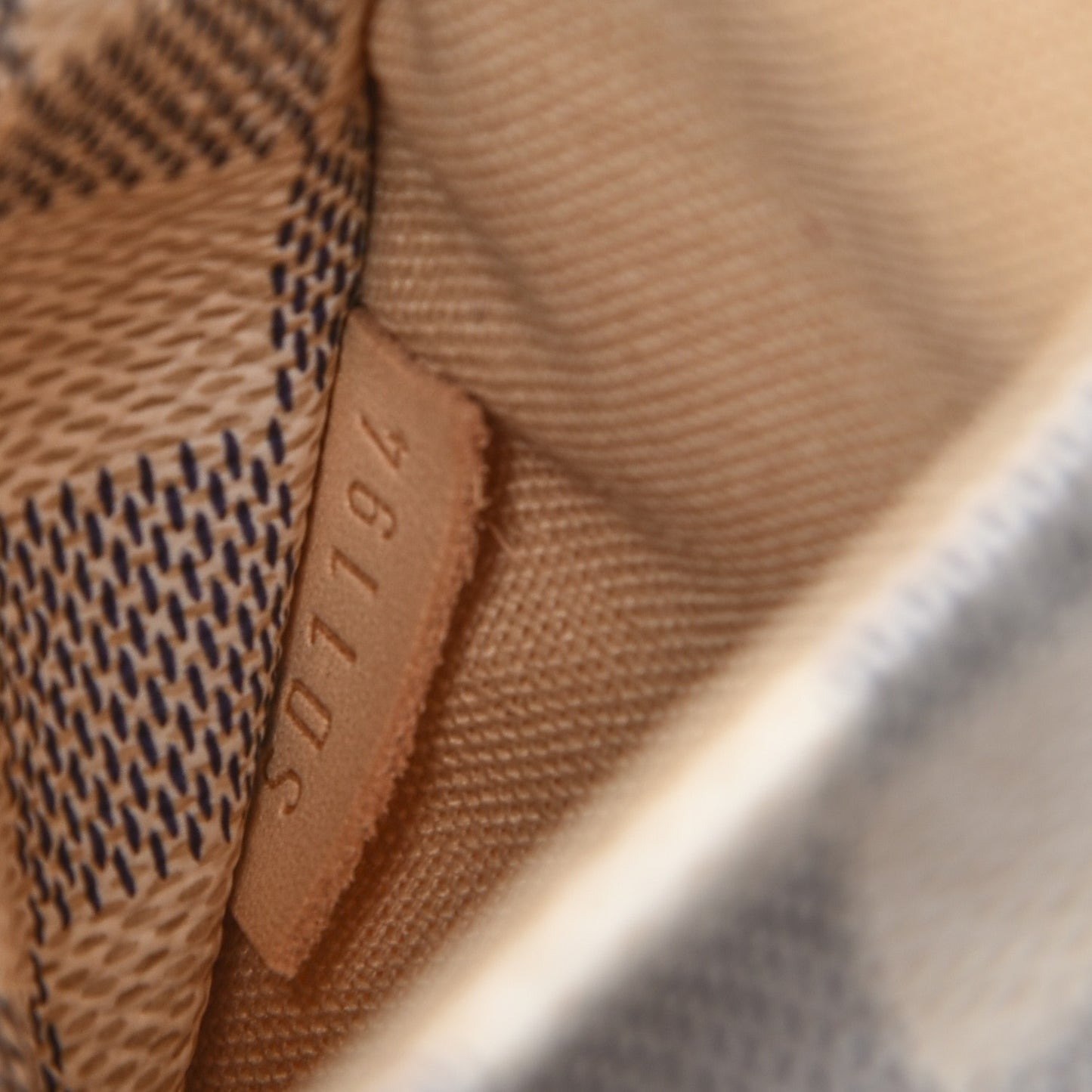 Damier Azur Totally MM
