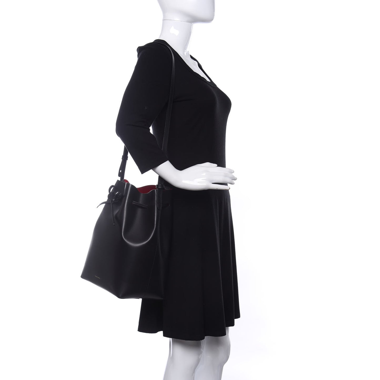 Vegetable Tanned Calfskin Bucket Bag Black Flamma