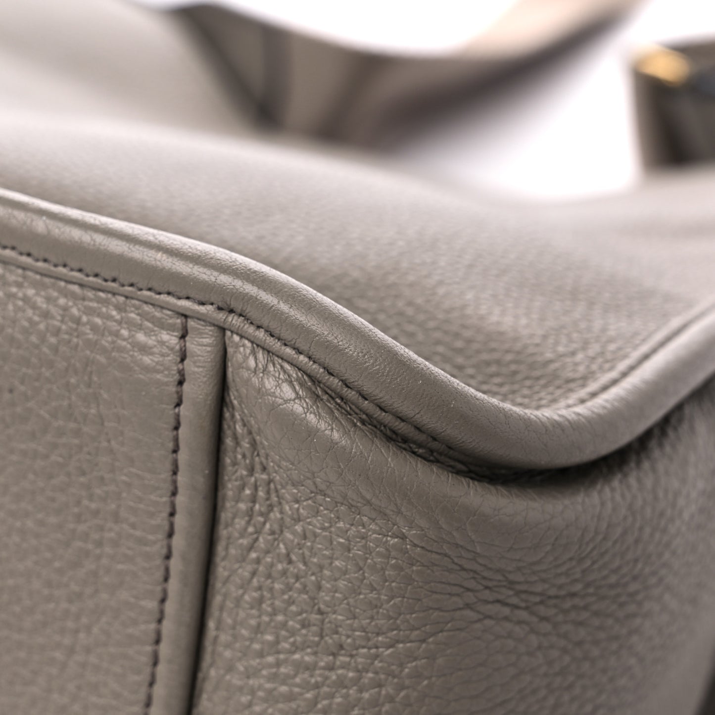 Vitello Daino Messenger Hobo Argilla