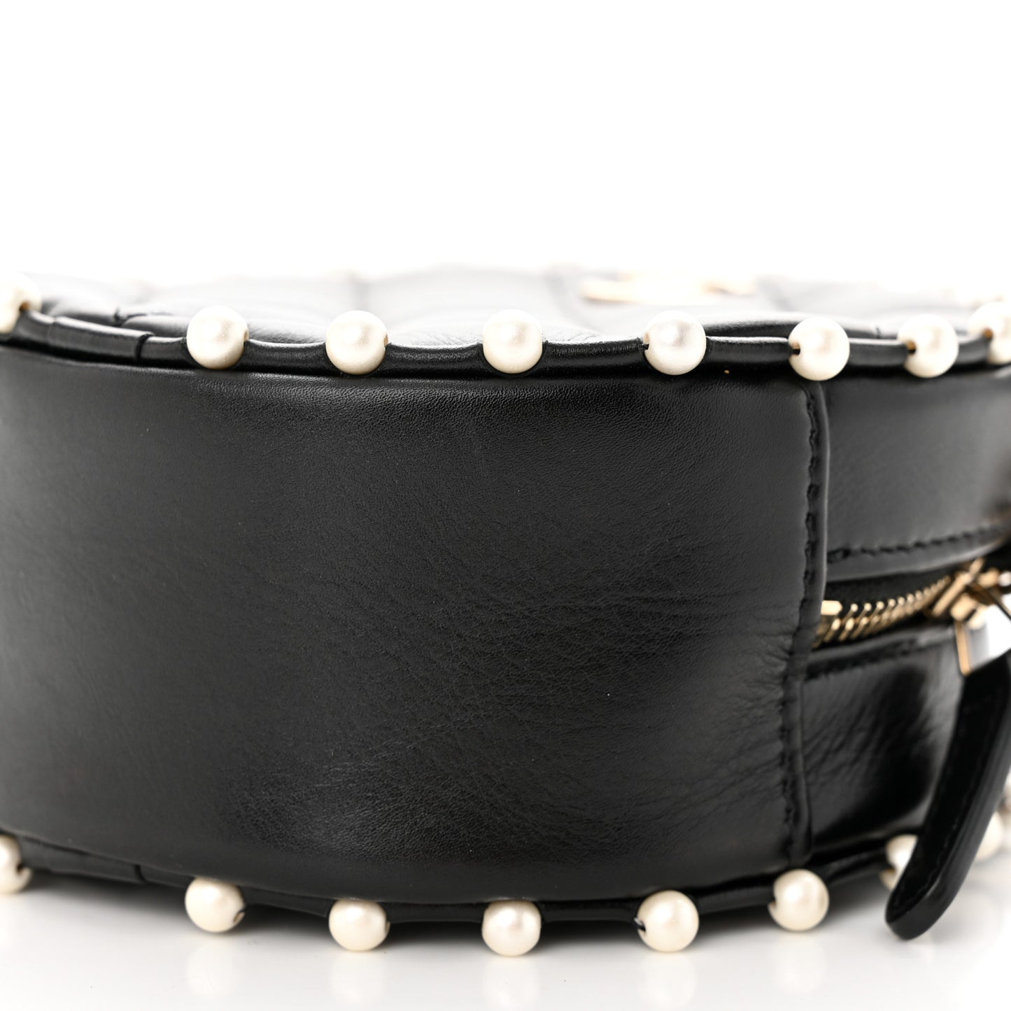 Calfskin Quilted Pearl Round Clutch With Chain Black