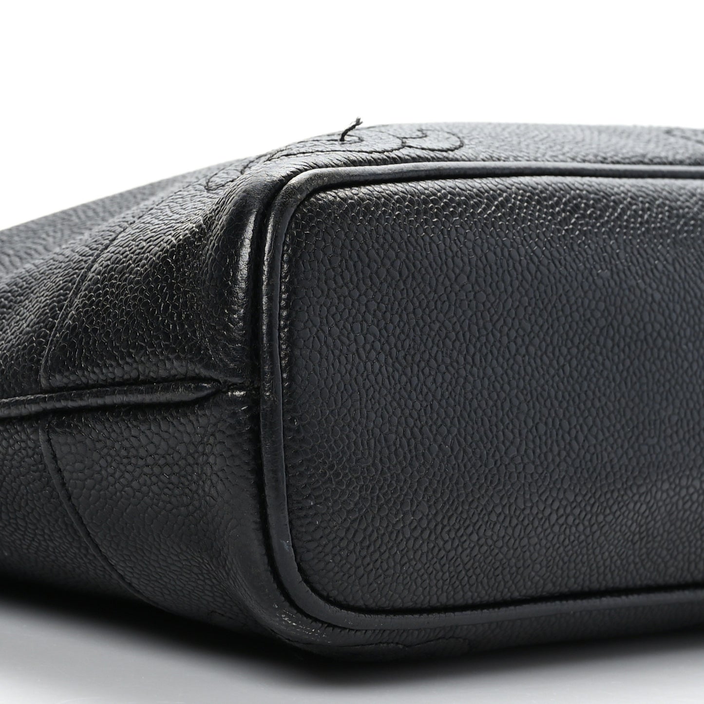 Caviar CC Shoulder Bag Black