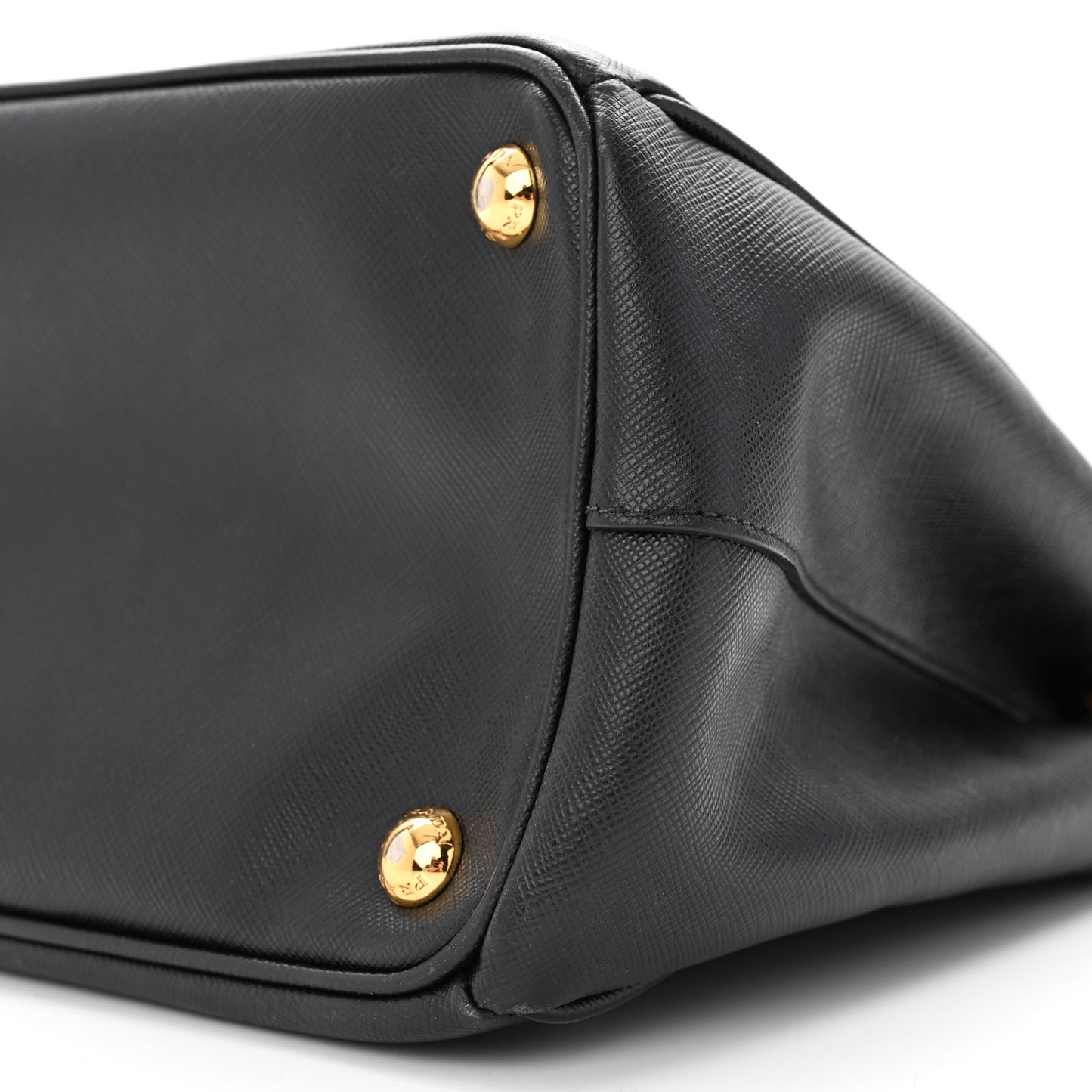 Saffiano Medium Galleria Double Zip Tote Black