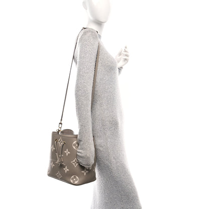 Louis Vuitton Empreinte Monogram Giant Neonoe MM Tourterelle Creme 2 of 10