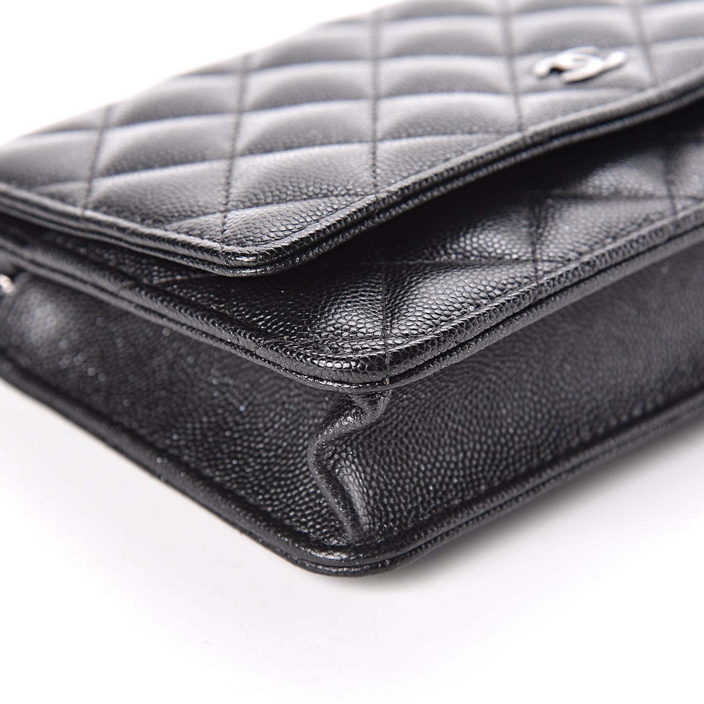 Iridescent Caviar Quilted Wallet On Chain WOC Black