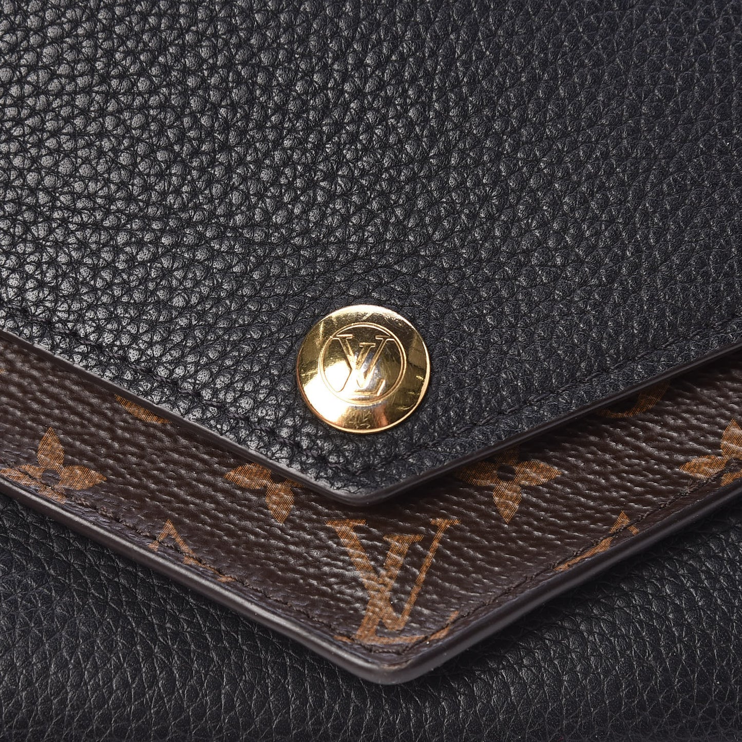 Calfskin Double V Wallet Black