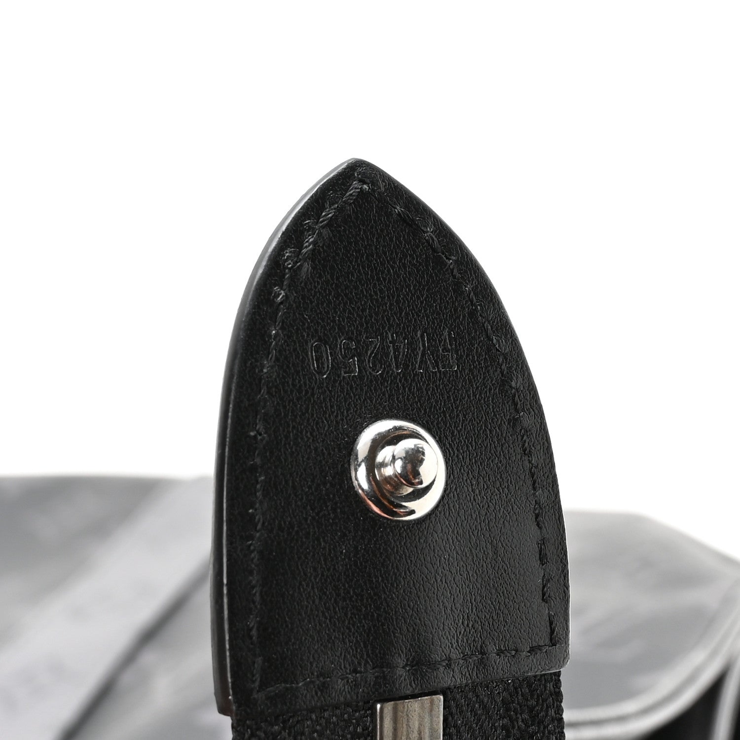 Louis Vuitton Monogram Eclipse Cabas Zippe GM Black 7 of 10