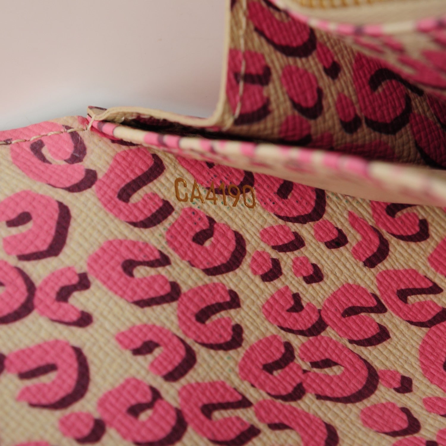 Louis Vuitton Monogram Leopard Sarah Wallet Blanc Corail 7 of 9
