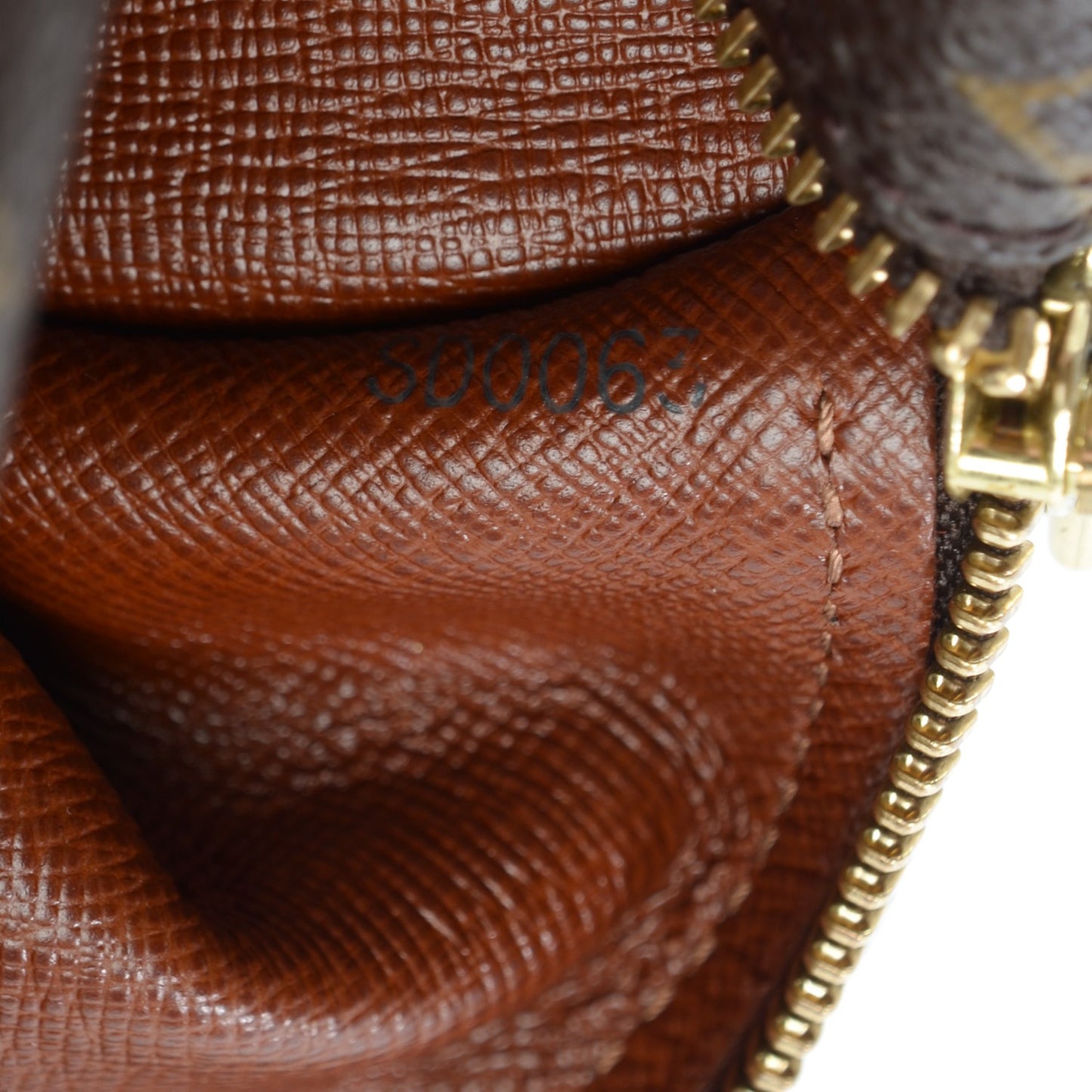 Monogram Papillon 26