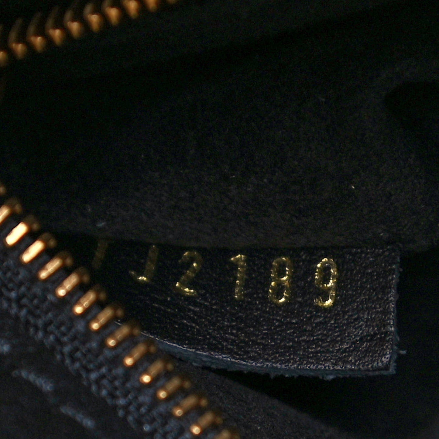 Calfskin New Wave Chain Tote Black