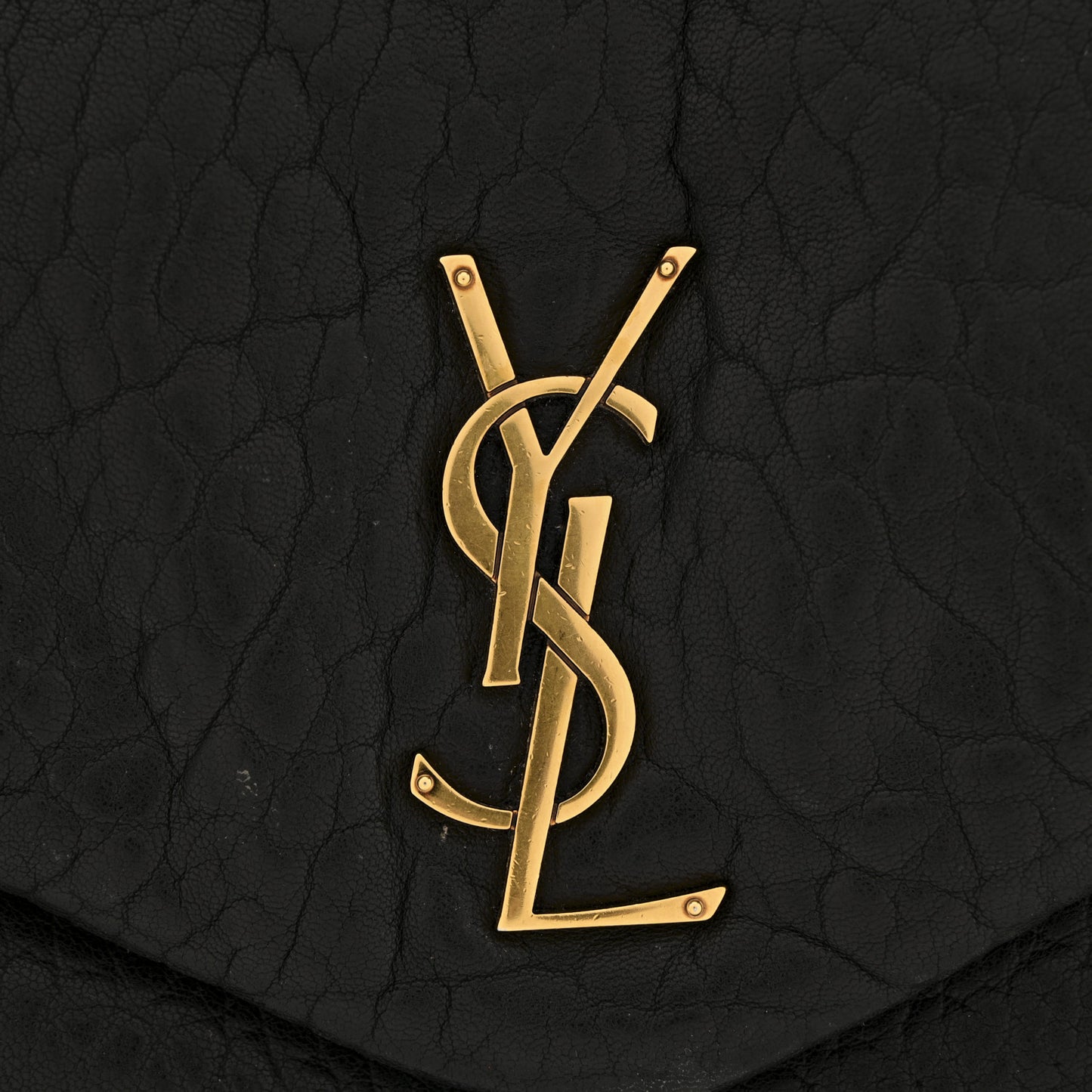 Grained Lambskin Medium Calypso Black