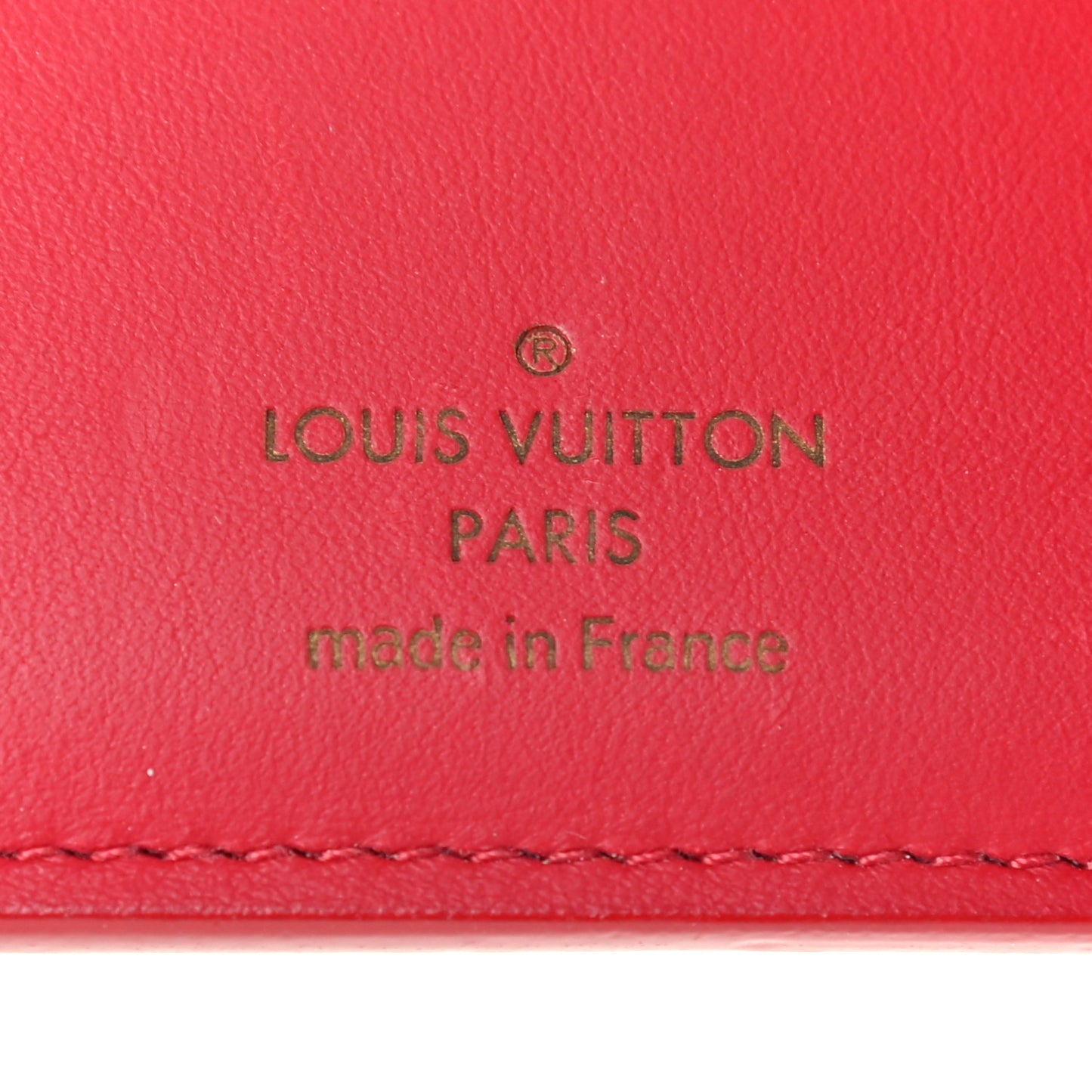 Taurillon Capucines Compact Wallet Rubis