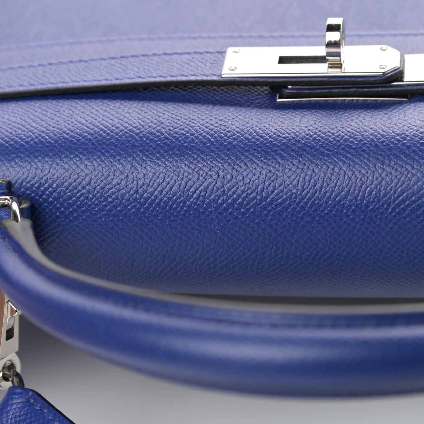 Epsom Kelly Sellier 32 Bleu Electrique