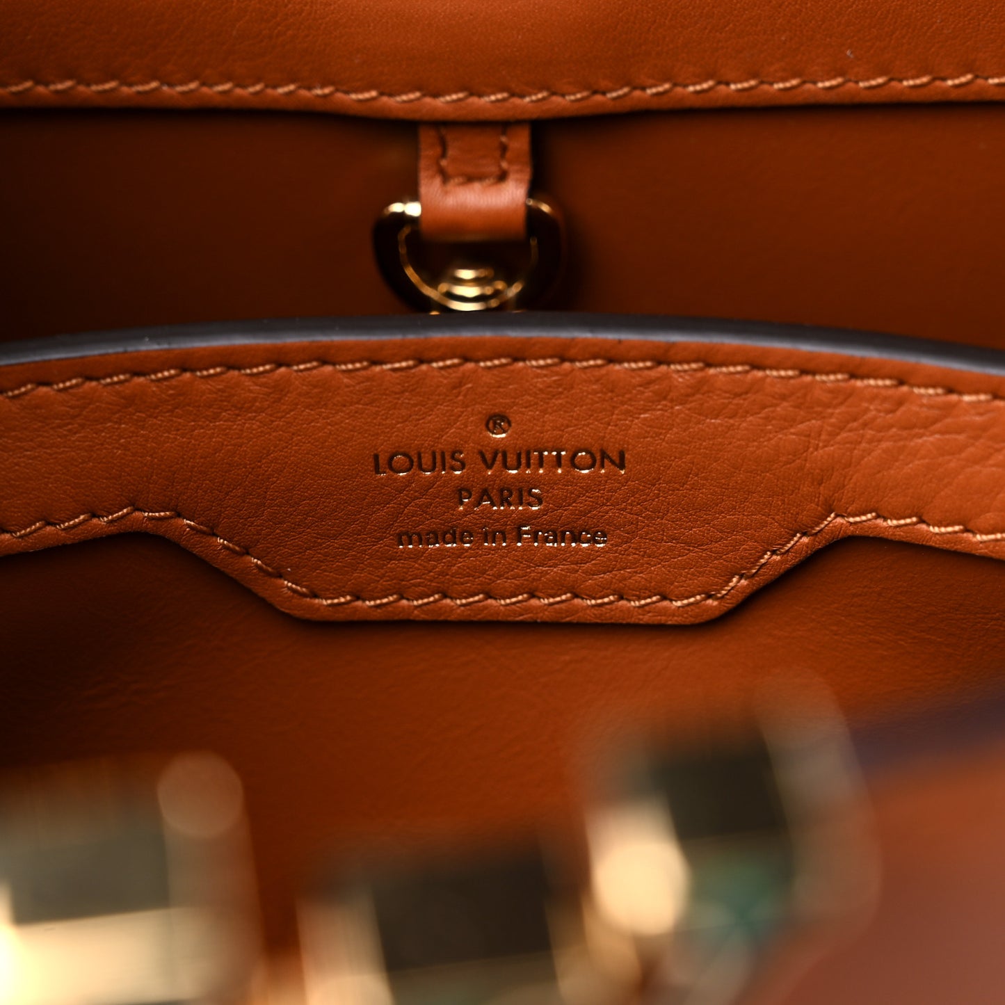 Calfskin Bolsa Capucines BB Caramel