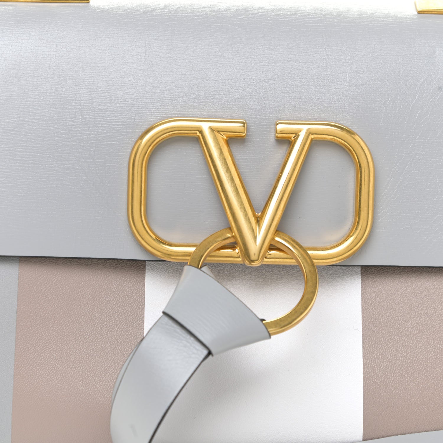 Valentino Garavani Smooth Calfskin Medium Colorblock Vring Shoulder Bag Pastel Grey 6 of 21