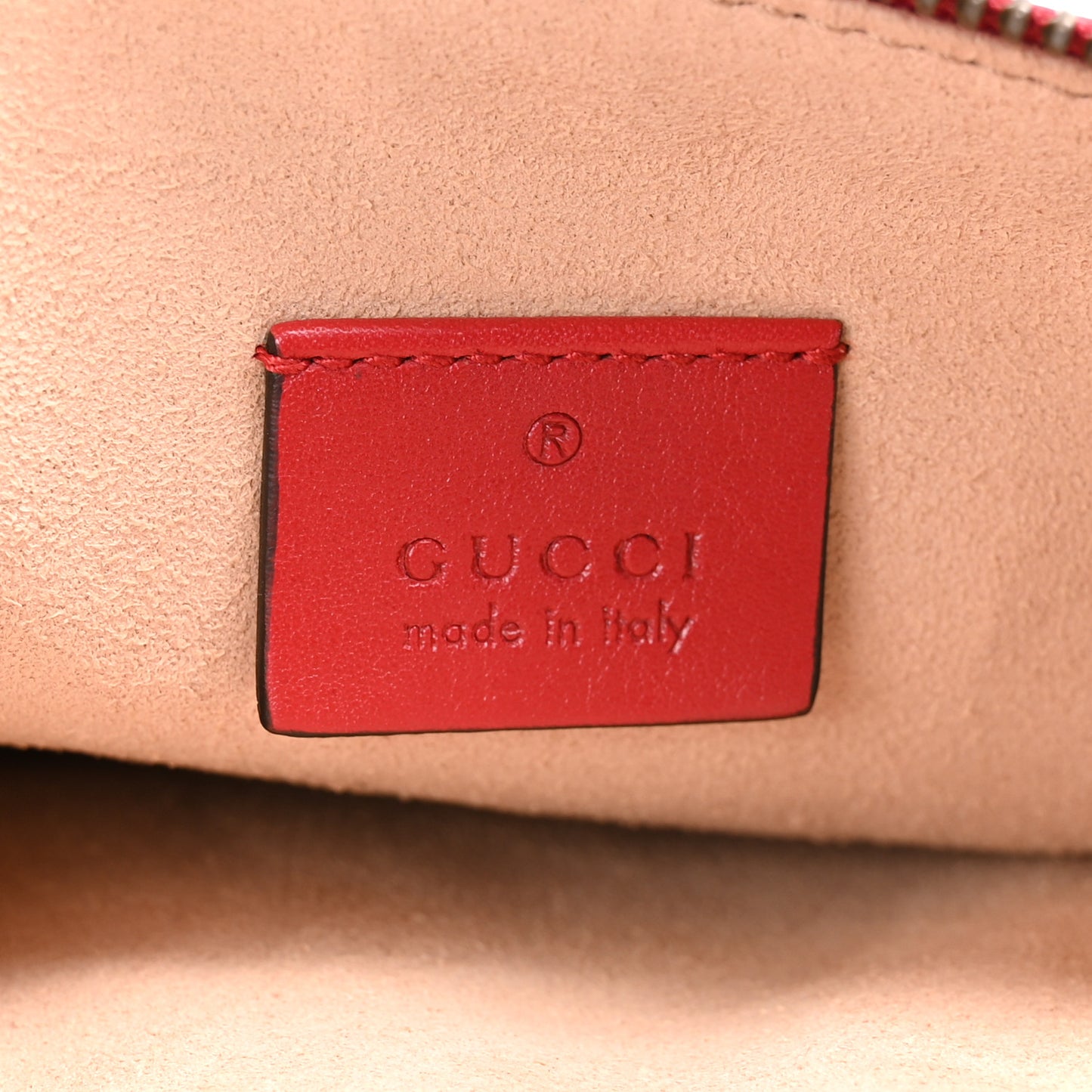 Calfskin Matelasse Small GG Marmont Double Zip Shoulder Bag Hibiscus Red