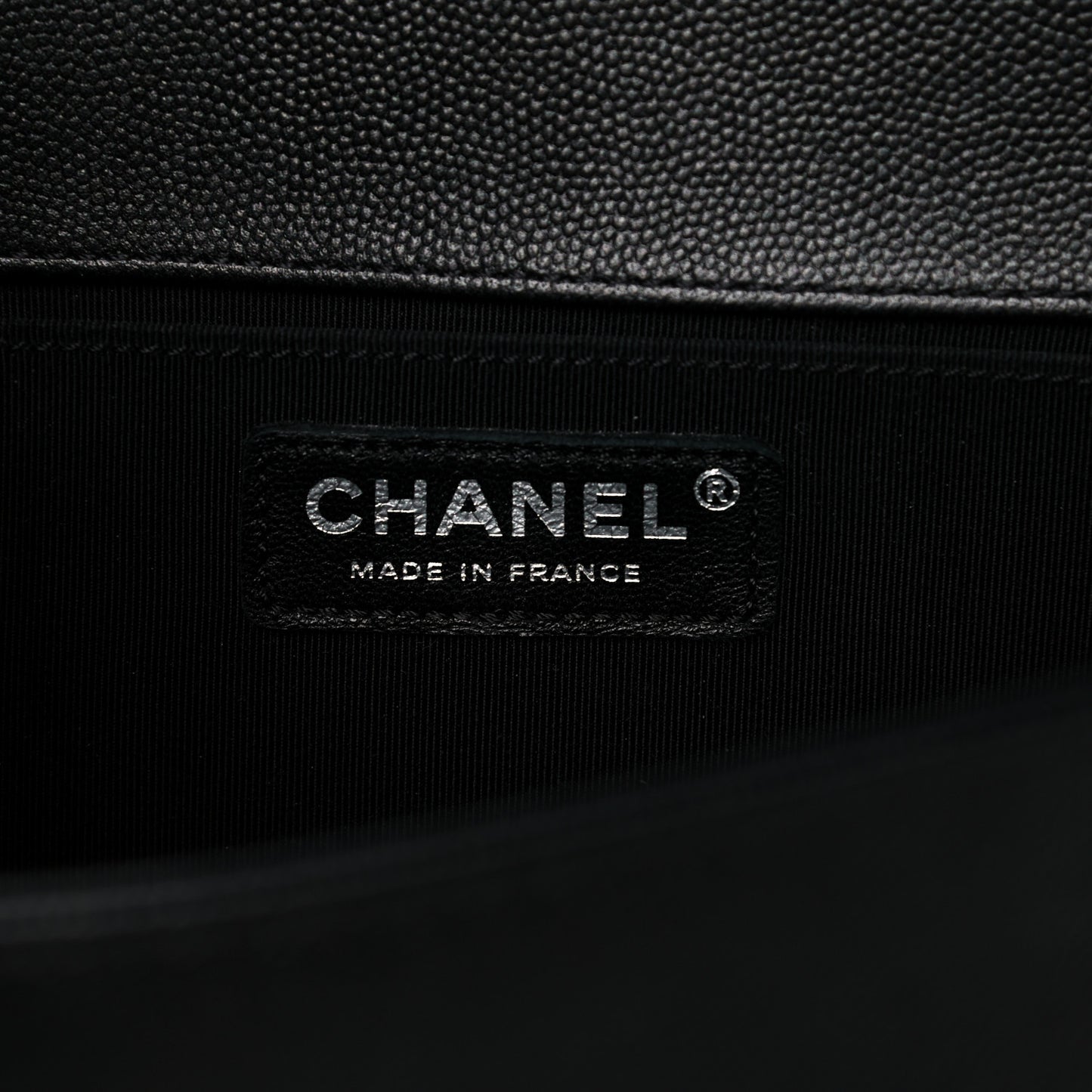 Caviar Quilted Medium Boy Flap So Black