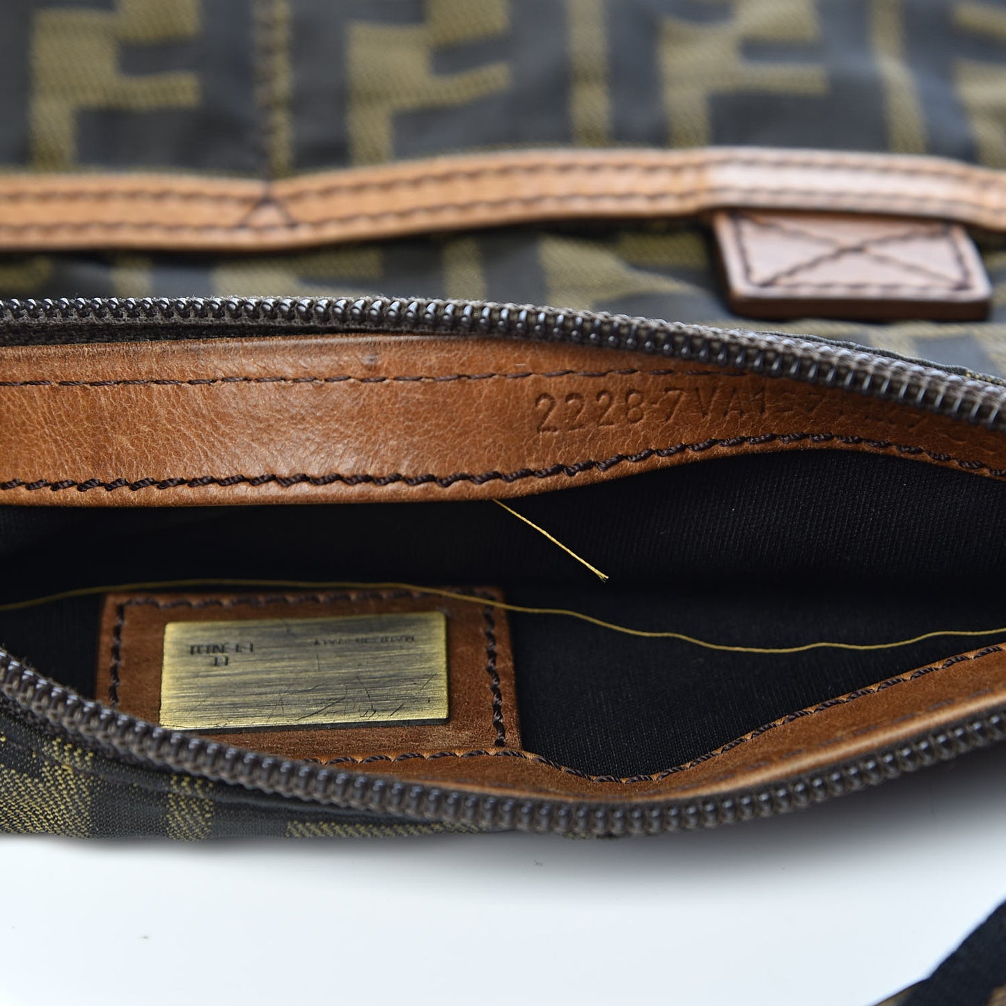 Zucca Shoulder Bag Tobacco