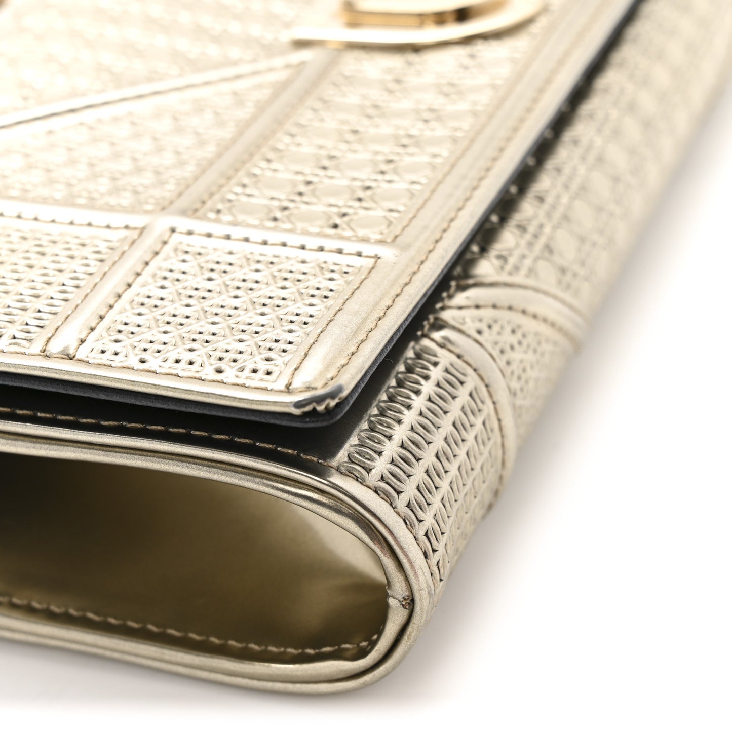 Metallic Patent Micro-Cannage Diorama Croisiere Chain Wallet Champagne
