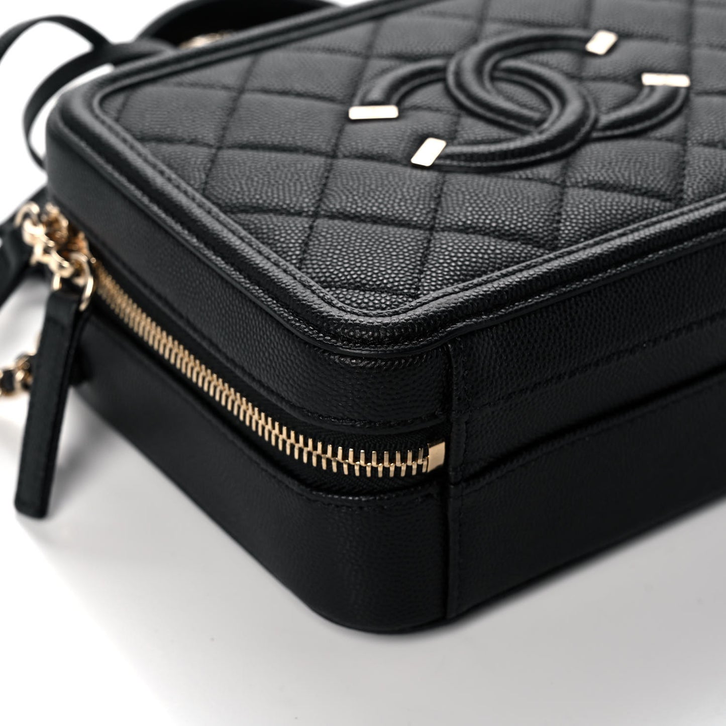 Caviar Quilted Small CC Filigree Vanity Case Black
