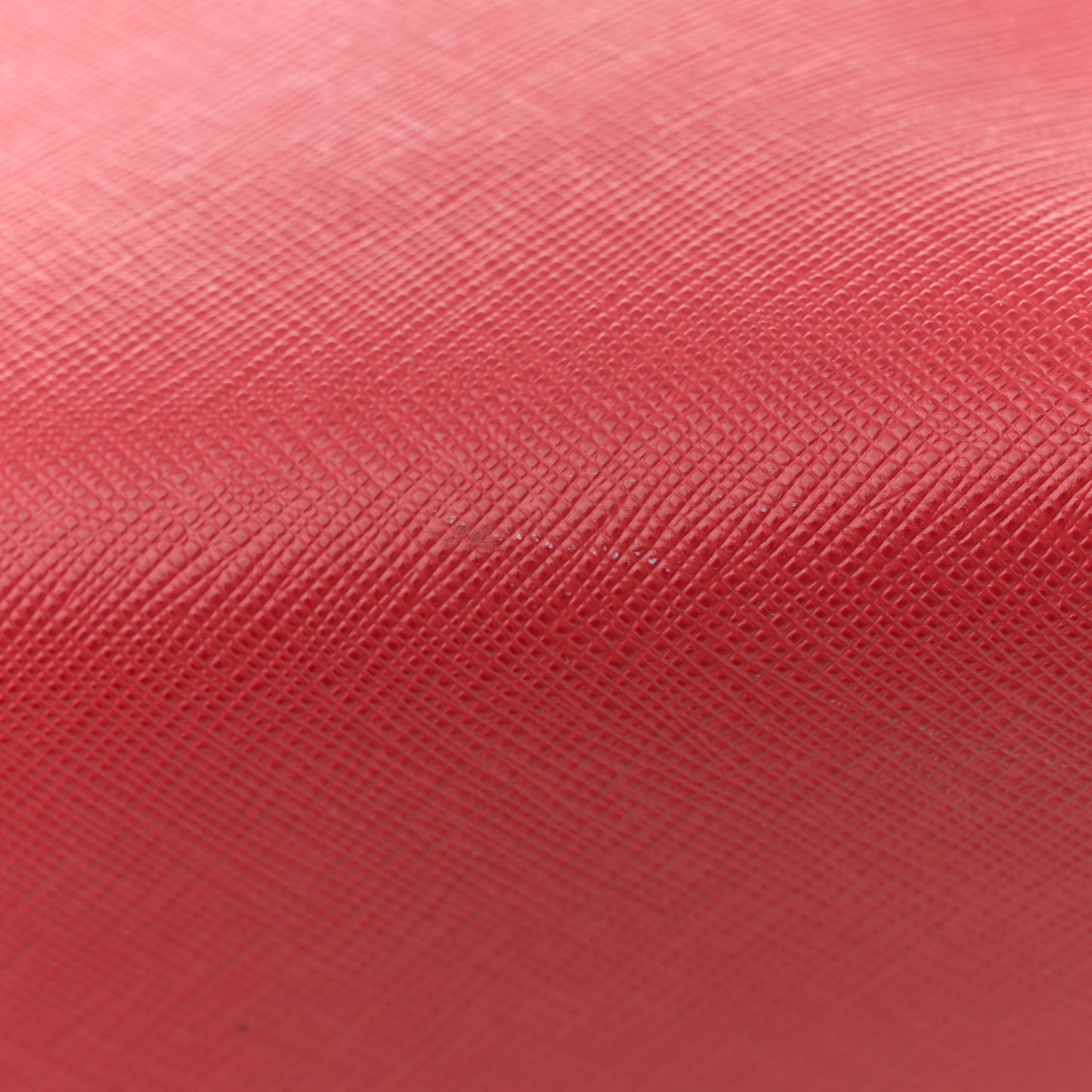 Saffiano City Calfskin Medium Esplanade Rosso