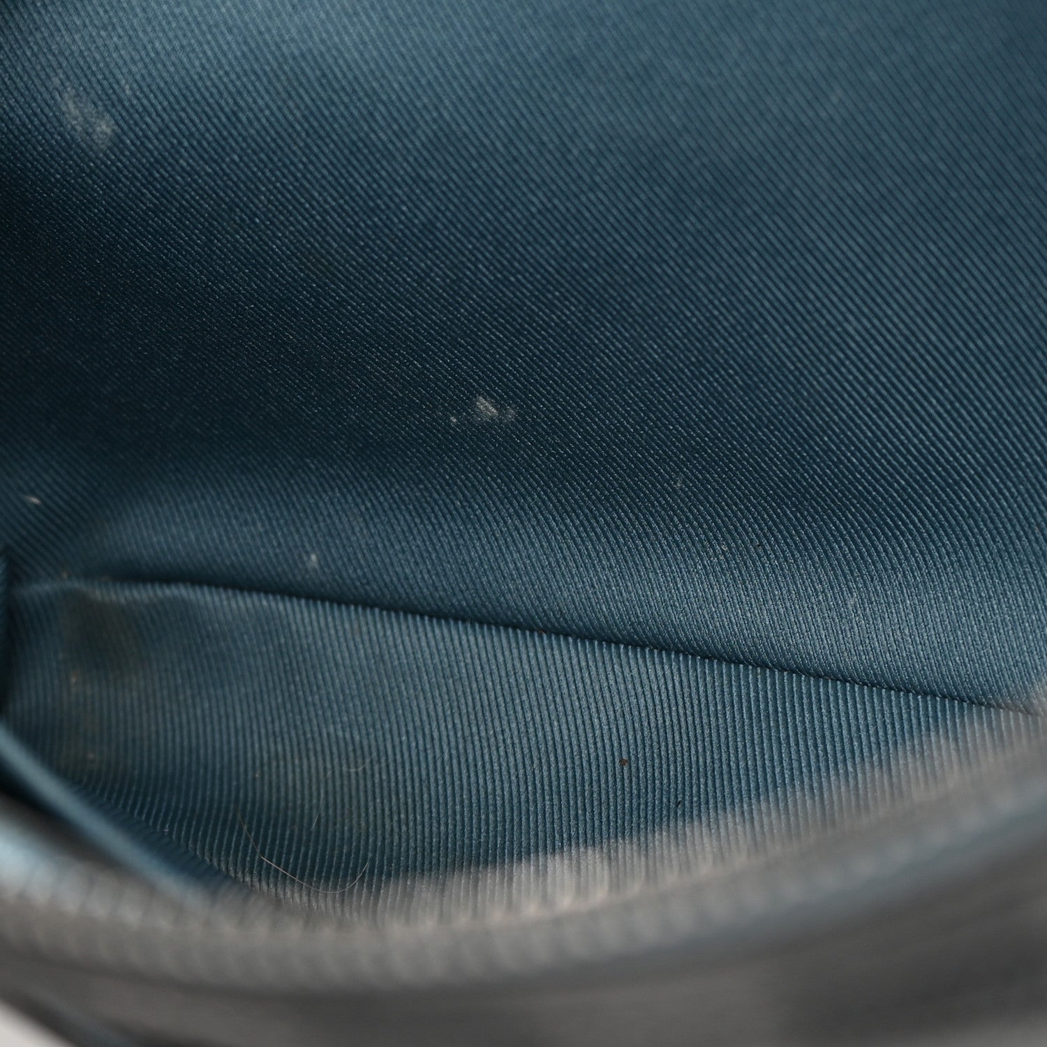 Louis Vuitton Damier Graphite Alpha Messenger Bag 14 of 25