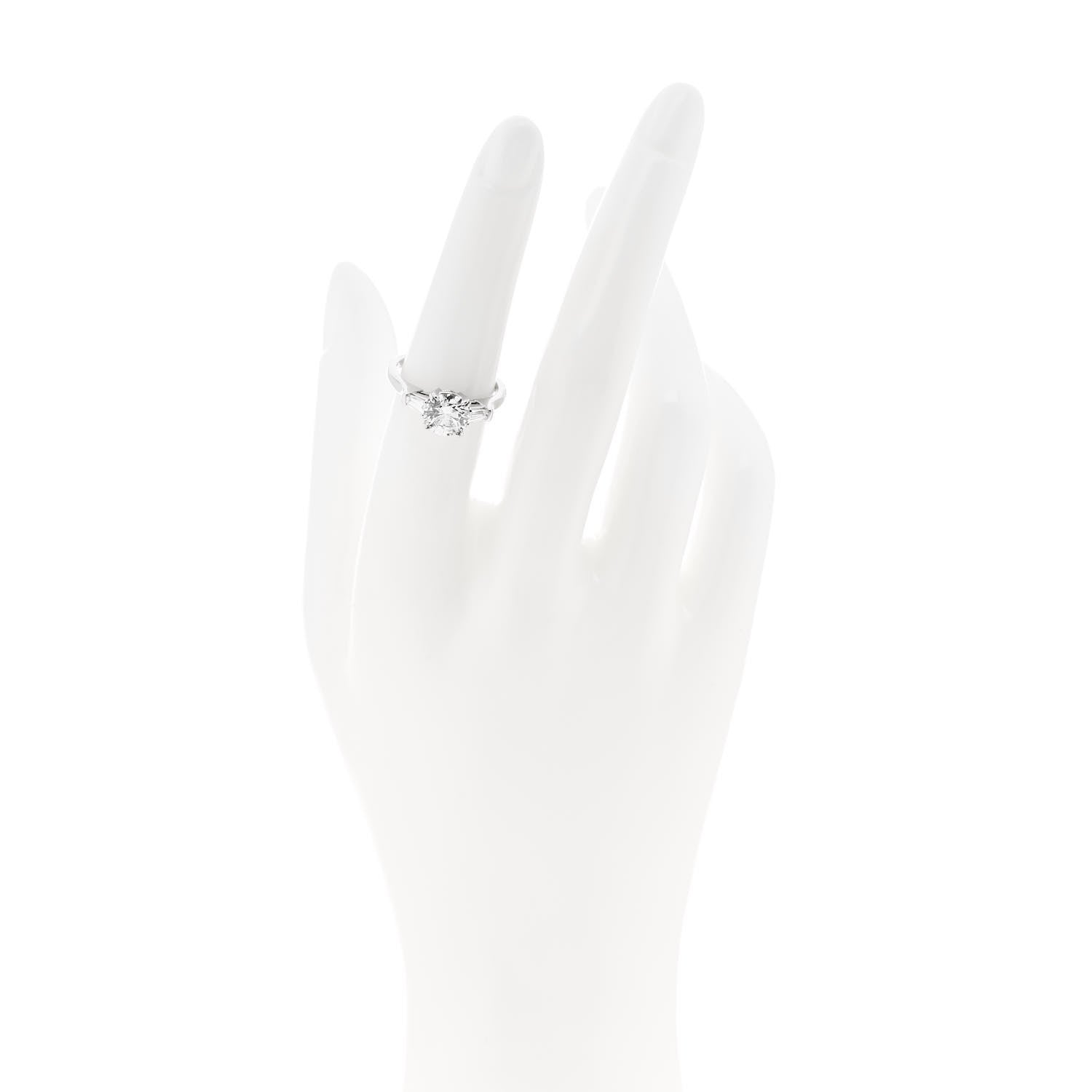 Harry Winston Platinum Diamond 1.40ct Classic Winston Round Brilliant Engagement Ring 50 5.5 2 of 7