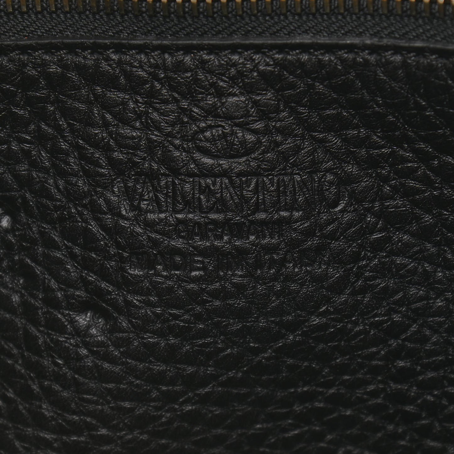 Pebbled Calfskin Large Rockstud Flip-Lock Messenger Bag Black