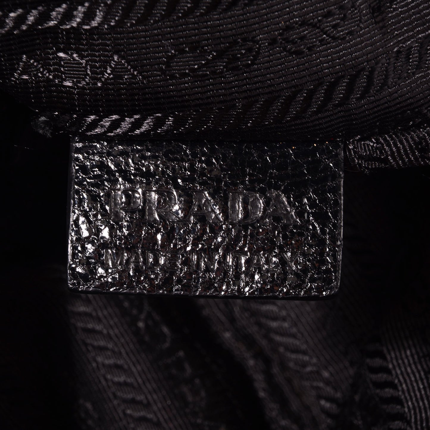 Cervo Lux Chain Shoulder Bag Nero Black