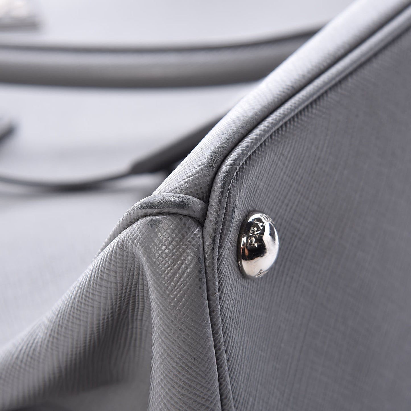 Saffiano Medium Galleria Double Zip Tote Marmo