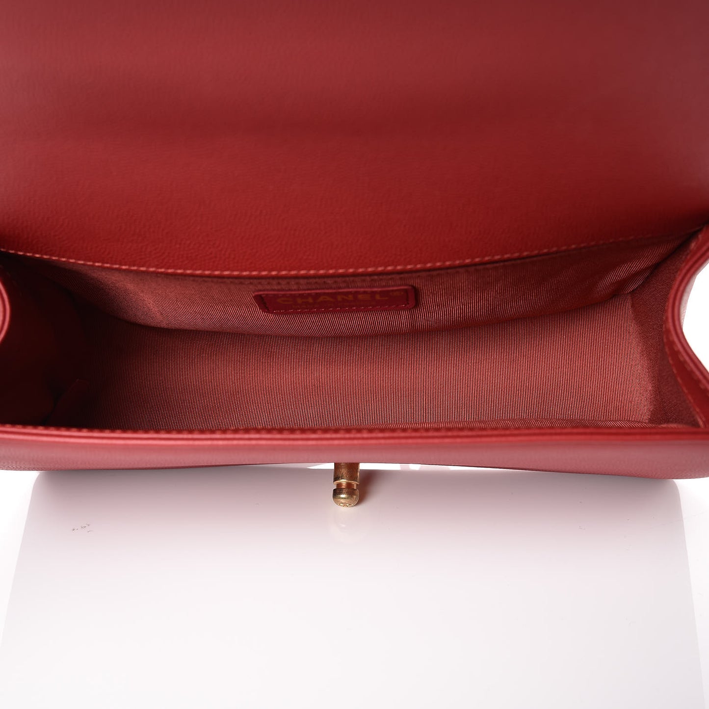 Caviar Quilted Medium Boy Flap Red