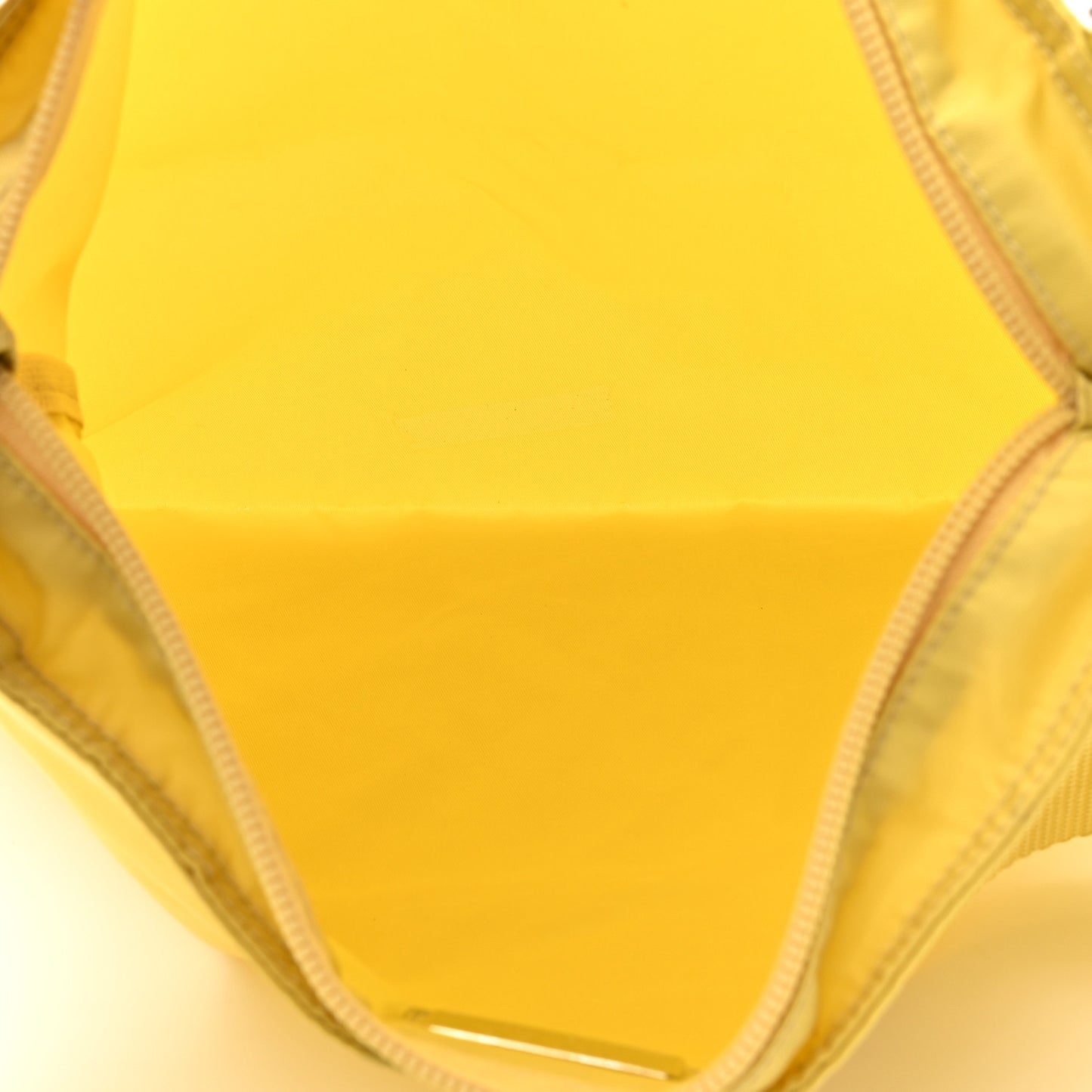 Tessuto Nylon Flat Messenger Bag Light Yellow