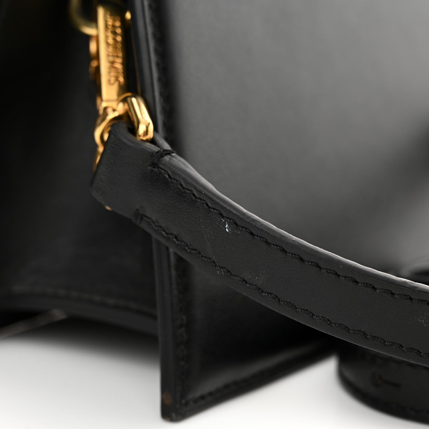 Smooth Calfskin Le Chiquito Moyen Black