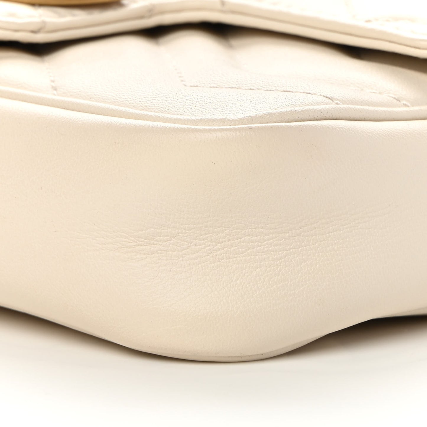 Calfskin Matelasse Super Mini GG Marmont Shoulder Bag White