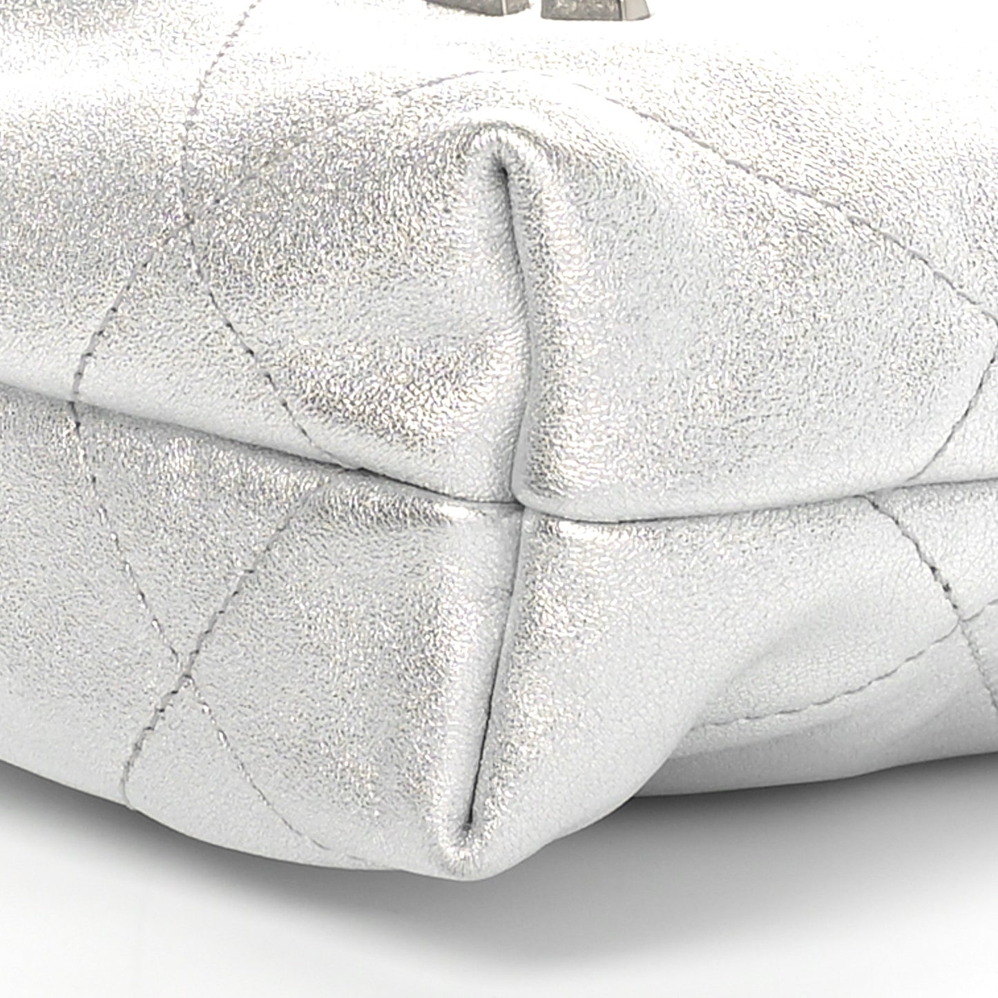 Metallic Lambskin Quilted Mini Chanel 22 Silvery