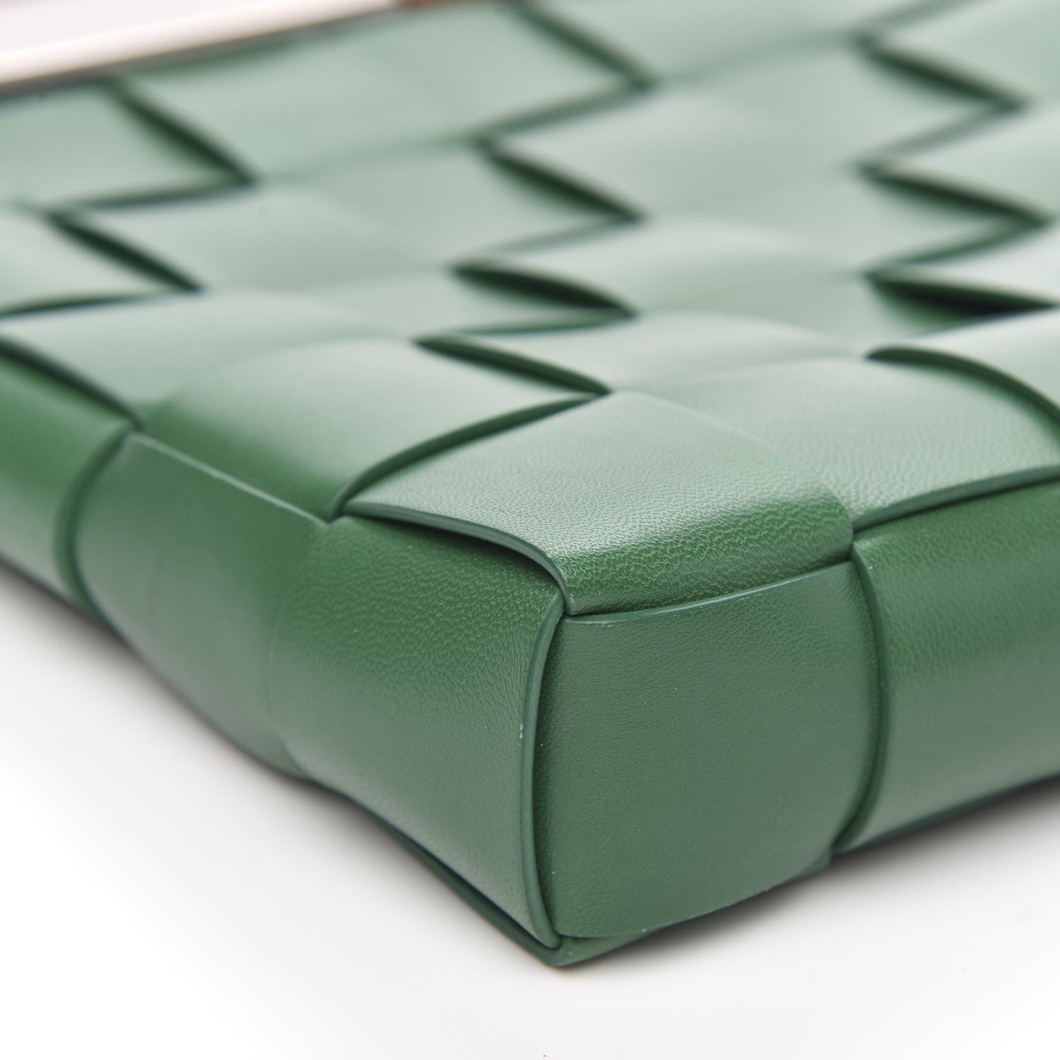 Bottega Veneta Nappa Maxi Intreccio The Snap Clutch Racing Green 7 of 8