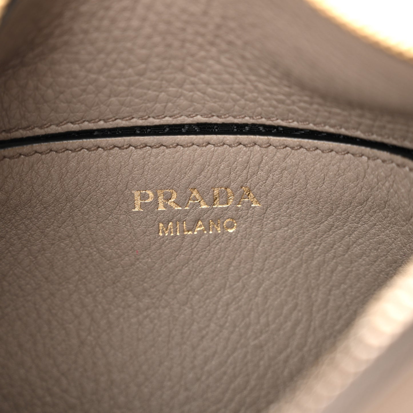 Vitello Phenix Zippered Messenger Hobo Argilla